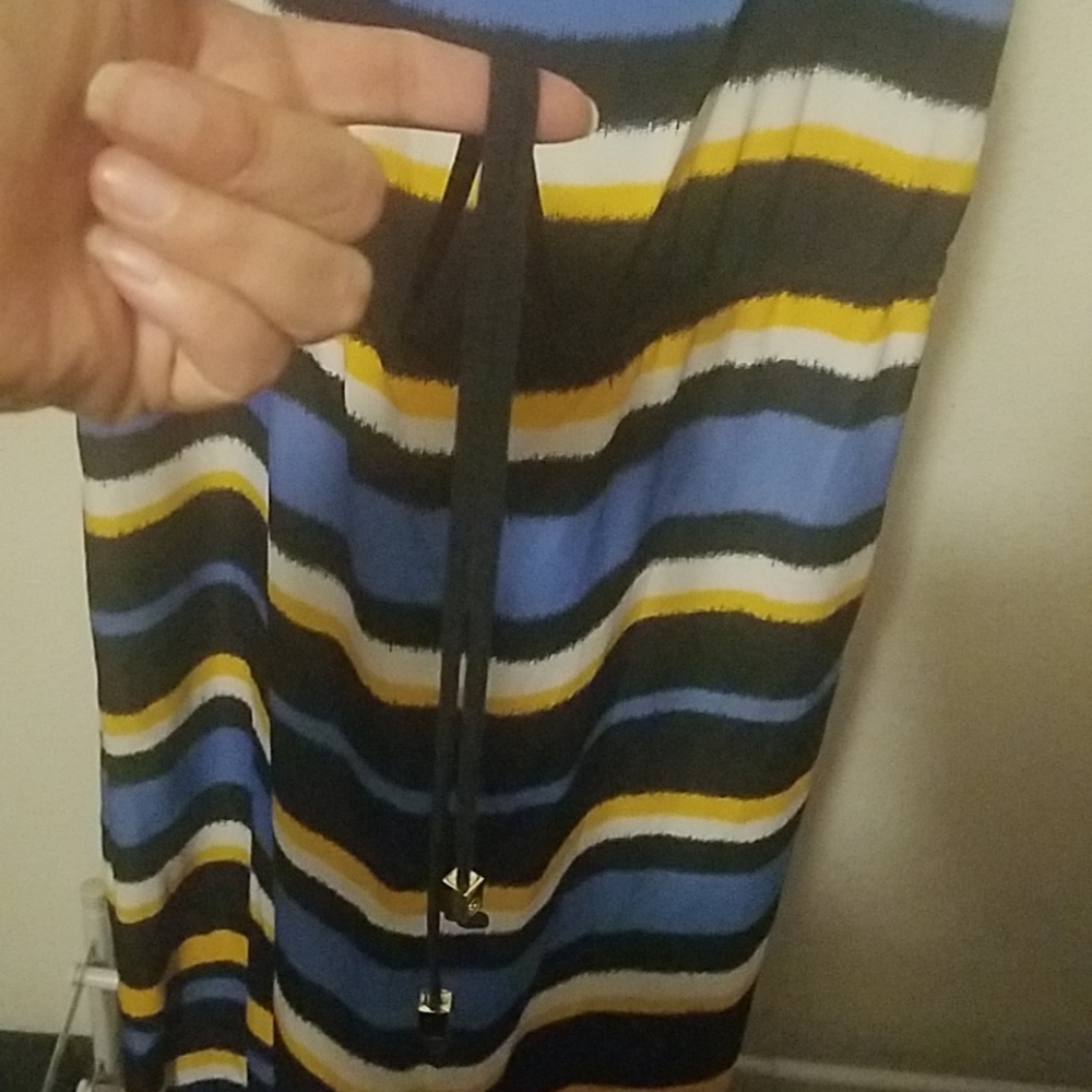 Dress - Picture 3 of 4